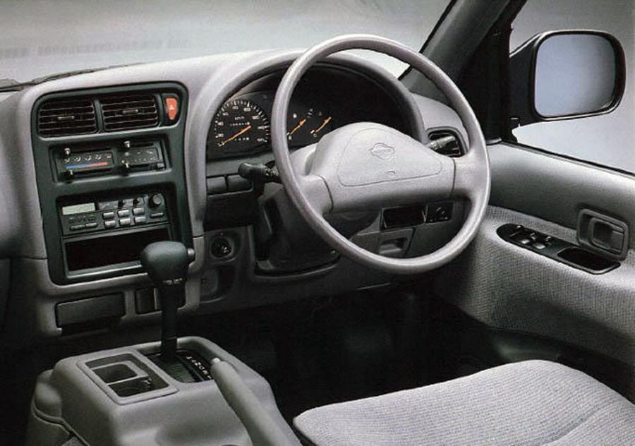  Nissan Serena 1991 года  (фото 2 из 4)